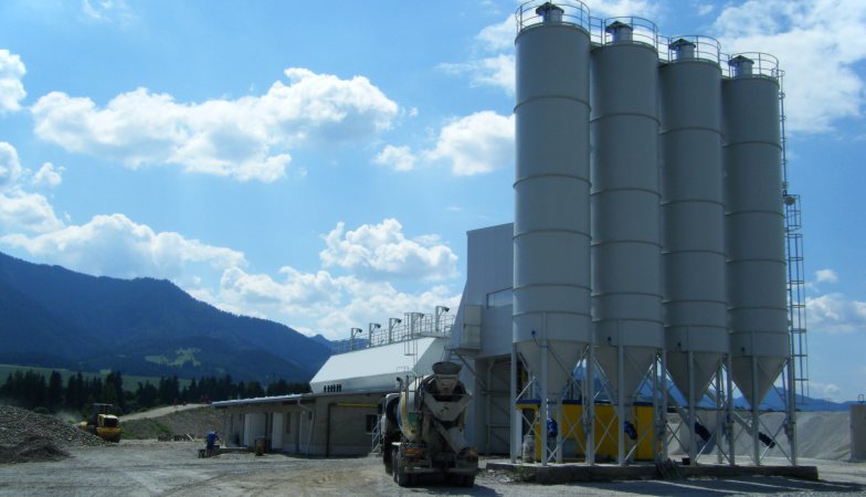 Zásobníky cementu horizontálnej betonárne